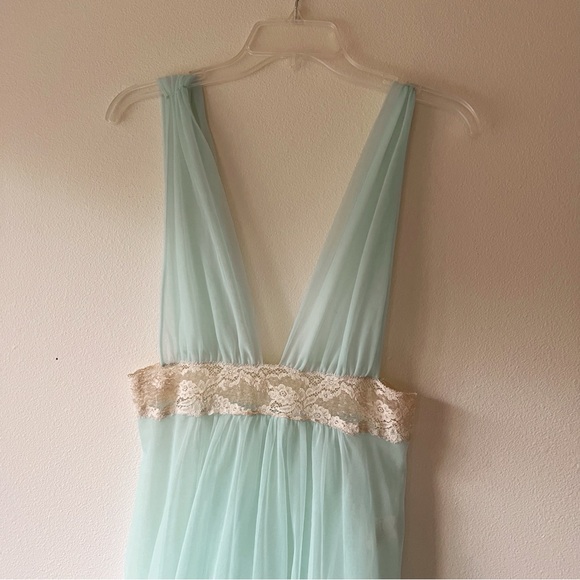 Vintage Gossard Artemis sheer lace aqua blue lingerie nightie maxi nightgown